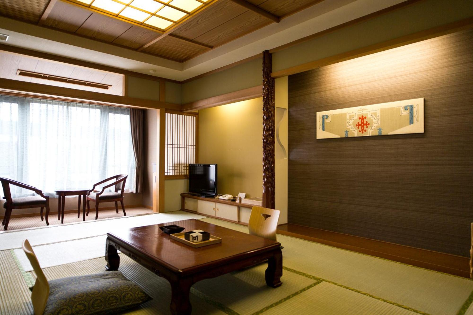 傳統日式旅館 Akan Yuku No Sato Tsuruga 5*